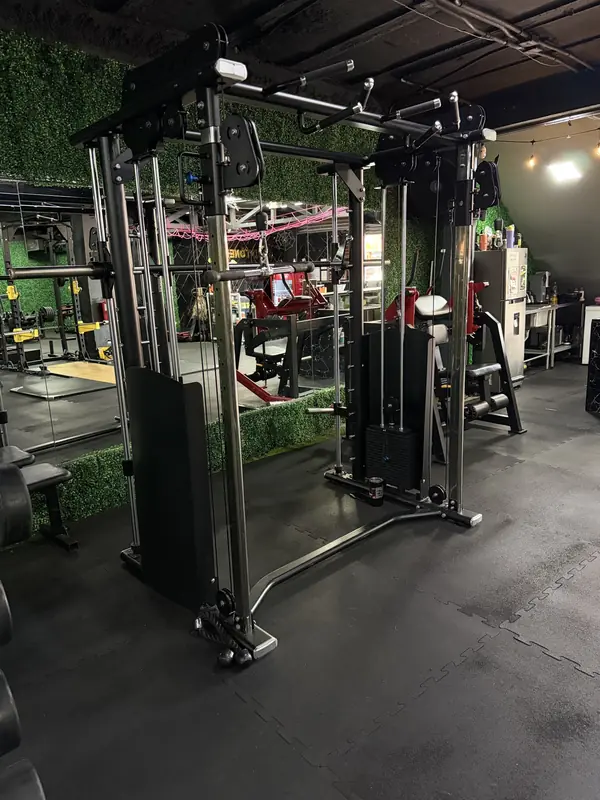 Multipower con poleas en la planta baja